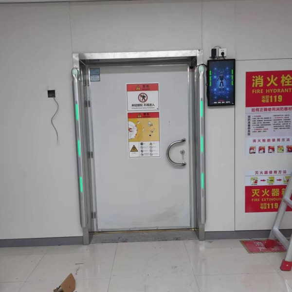 铁磁双柱现场